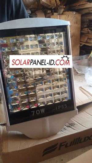 Lampu PJU Solar Panel Multiled 70 Watt AC/DC
